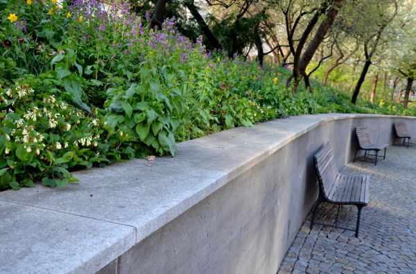 Concrete Retaining Wall Service in Navarre
