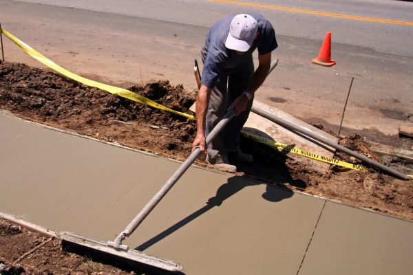 Sidewalk Building in Navarre