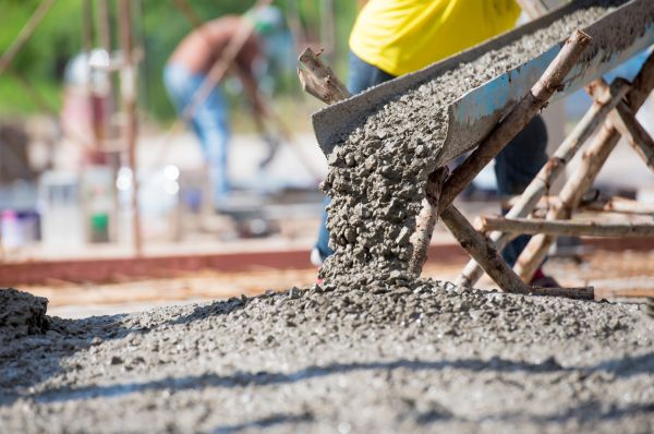 Backyard Concrete Pouring in Navarre
