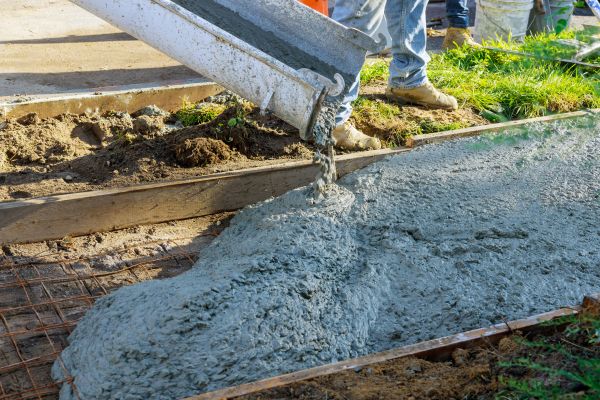 Pathway Pouring in Navarre